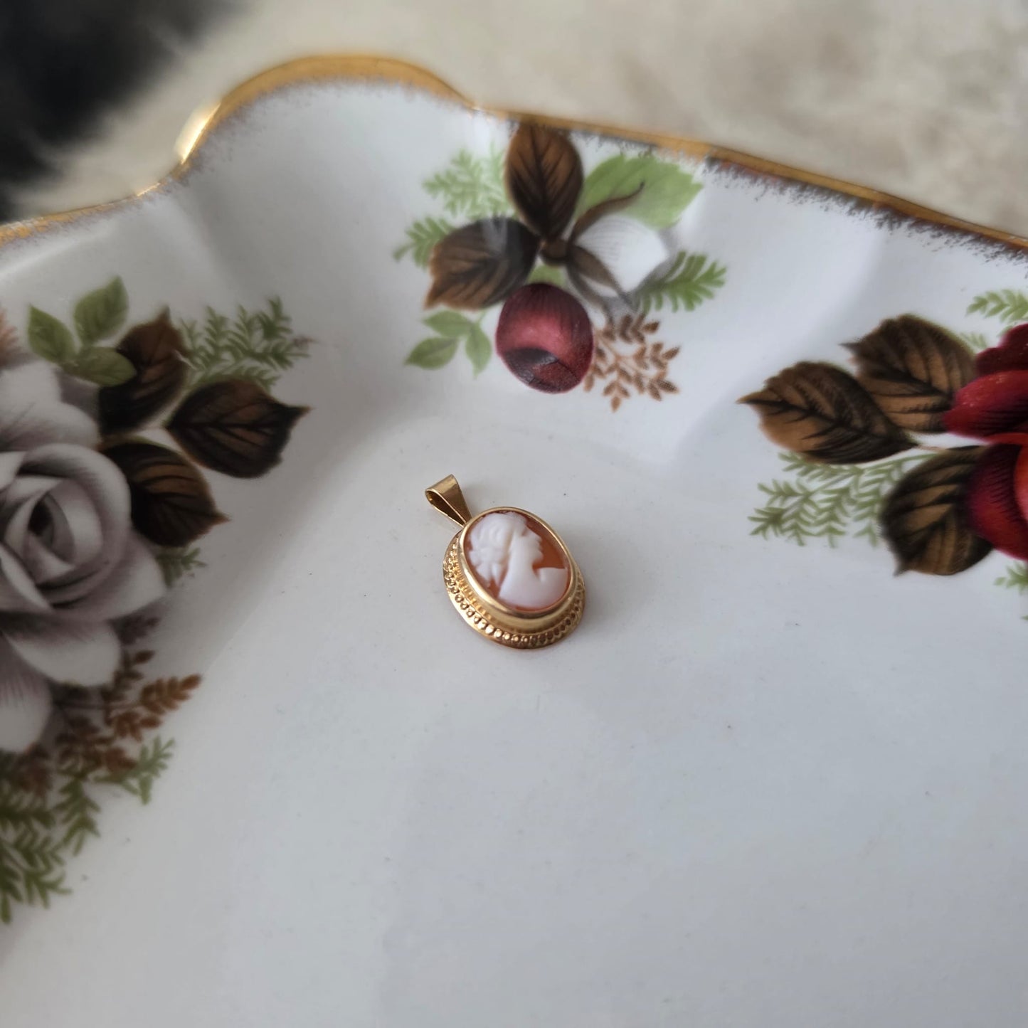 Vintage 18k gouden hanger camee