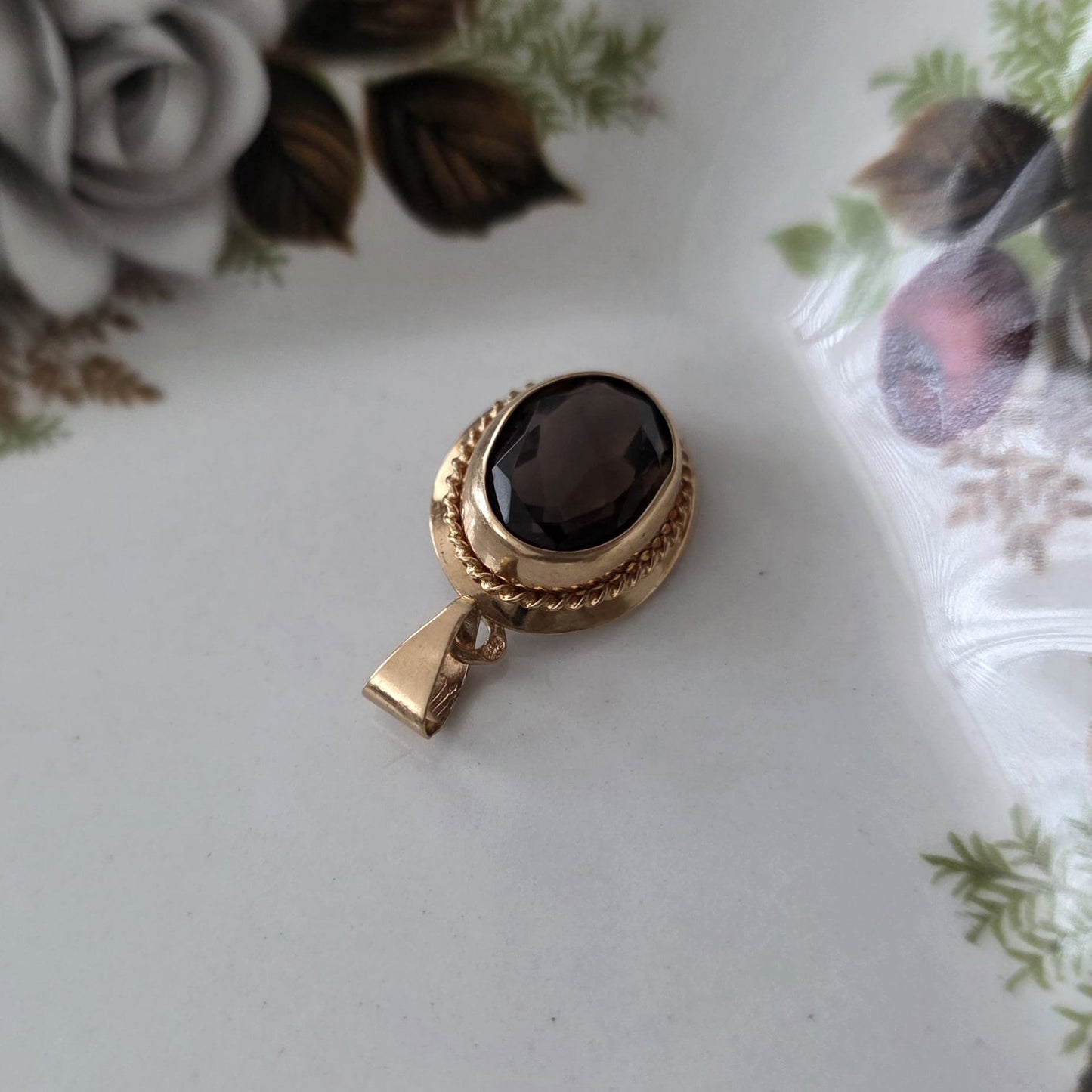Vintage 18k gouden hanger rookkwarts