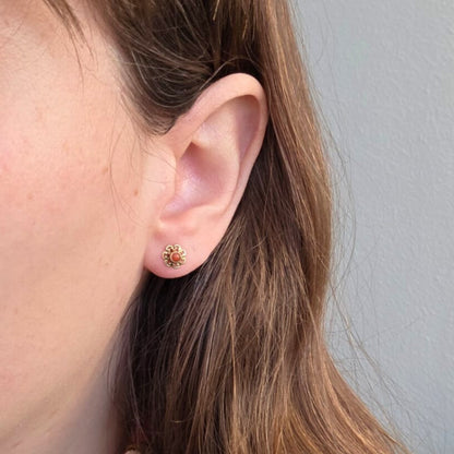 Vintage 14k gouden oorstekers bloedkoraal