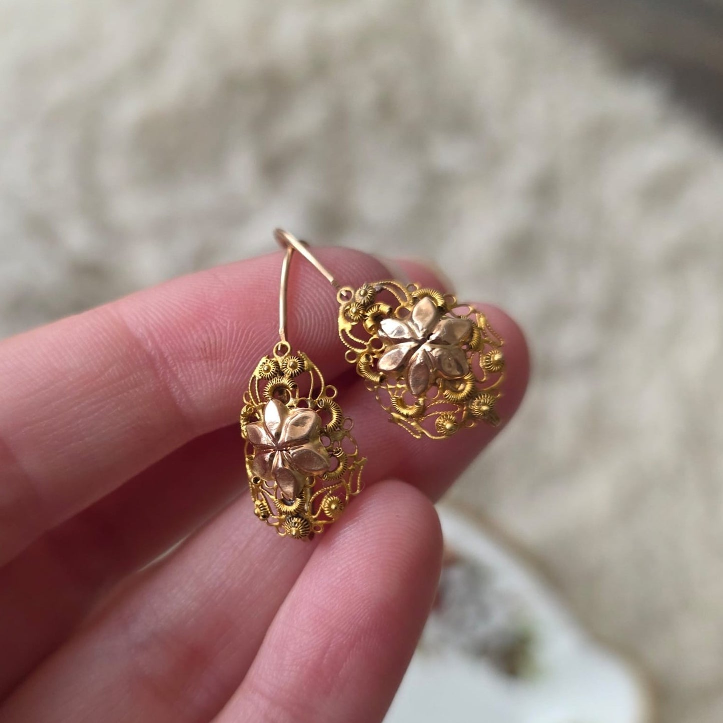 Antieke 14k gouden oorhangers filigraan klederdracht