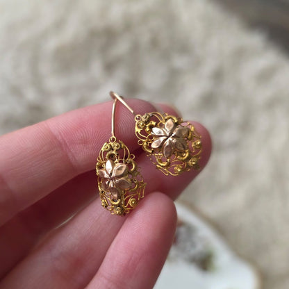 Antieke 14k gouden oorhangers filigraan klederdracht