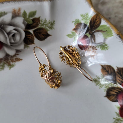 Antieke 14k gouden oorhangers filigraan klederdracht