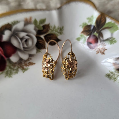 Antieke 14k gouden oorhangers filigraan klederdracht