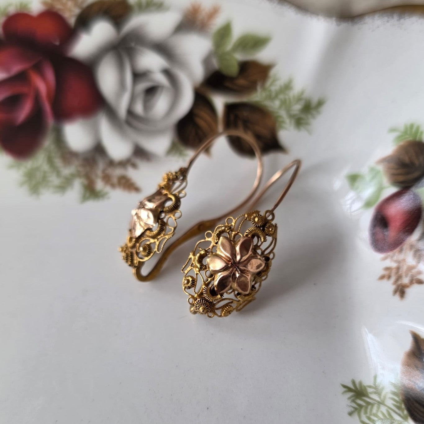 Antieke 14k gouden oorhangers filigraan klederdracht