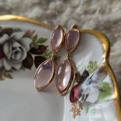 Vintage 14k gold garnet earrings