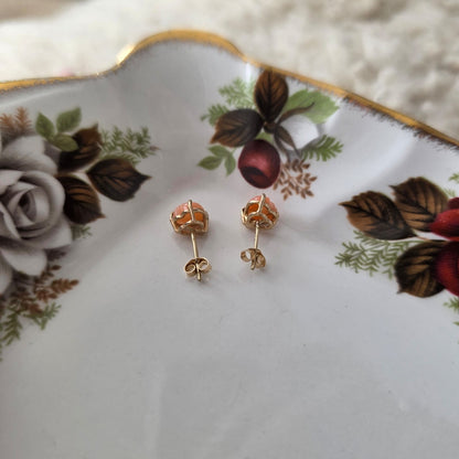 Vintage 9k & 14k gouden oorstekers angel skin koraal