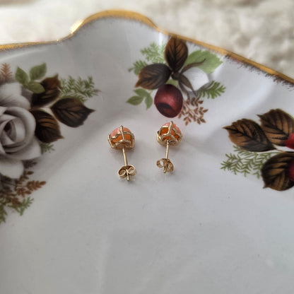 Vintage 9k & 14k gouden oorstekers angel skin koraal