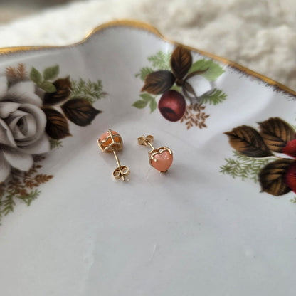 Vintage 9k & 14k gouden oorstekers angel skin koraal