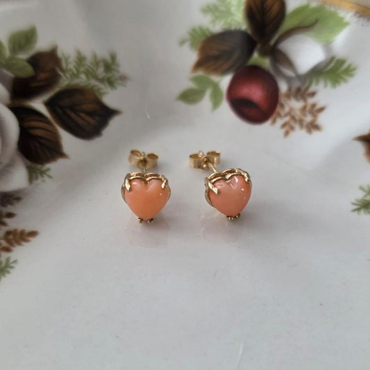Vintage 9k & 14k gouden oorstekers angel skin koraal