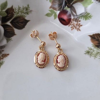 Vintage 18k gouden oorhangers camee
