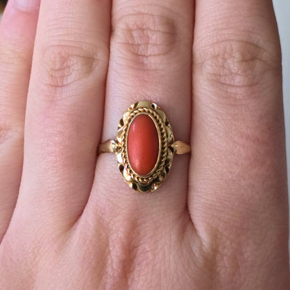 Vintage 14k gouden ring met bloedkoraal