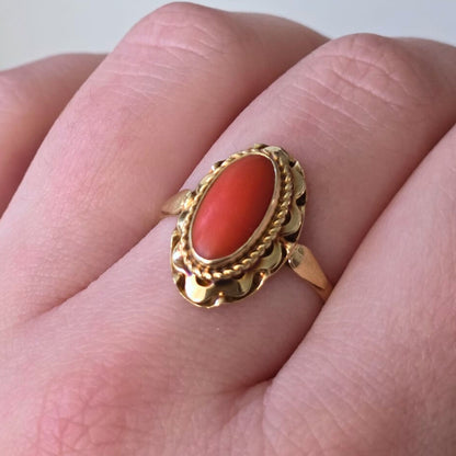 Vintage 14k gouden ring met bloedkoraal