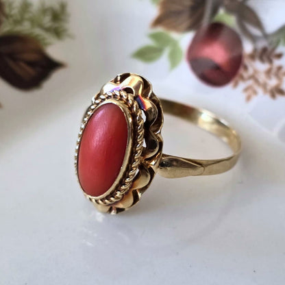 Vintage 14k gouden ring met bloedkoraal