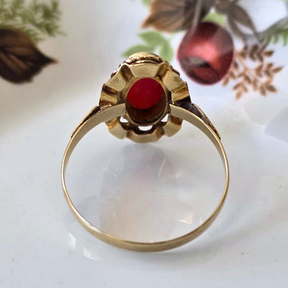 Vintage 14k gouden ring met bloedkoraal