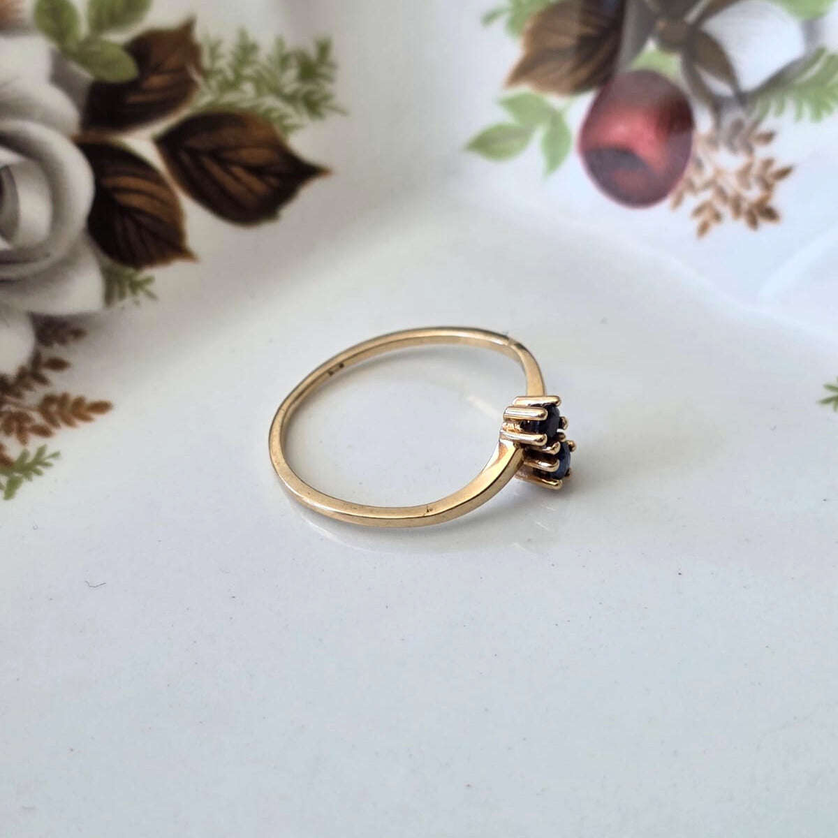 Vintage 14k gouden (pink) ring met saffiertjes