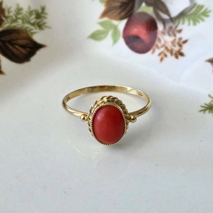 Vintage 14k gouden ring met bloedkoraal