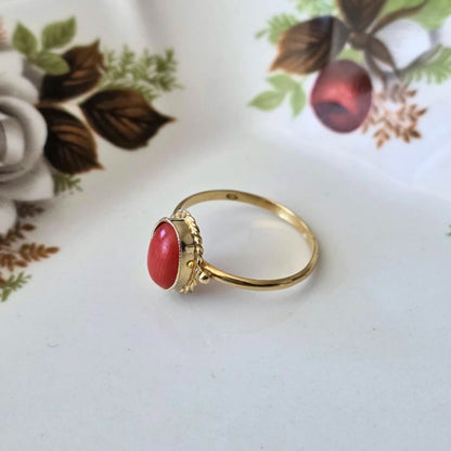 Vintage 14k gouden ring met bloedkoraal