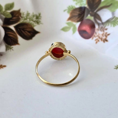 Vintage 14k gouden ring met bloedkoraal