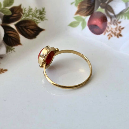 Vintage 14k gouden ring met bloedkoraal