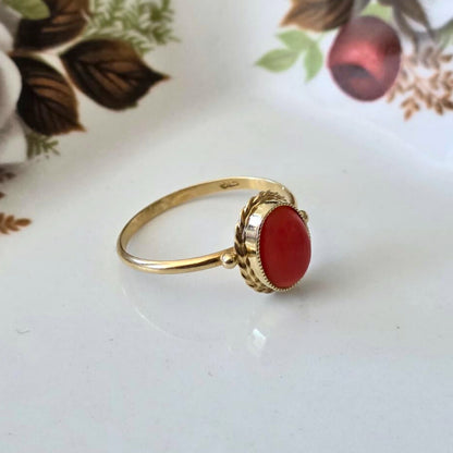 Vintage 14k gouden ring met bloedkoraal