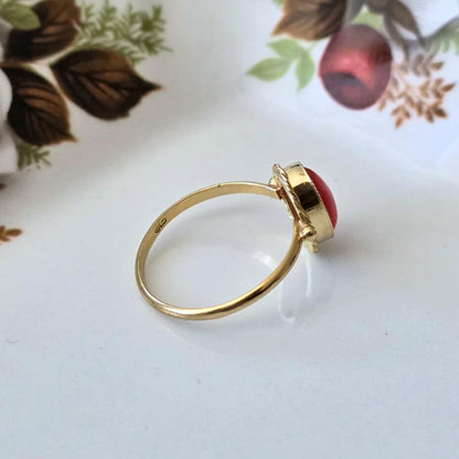 Vintage 14k gouden ring met bloedkoraal