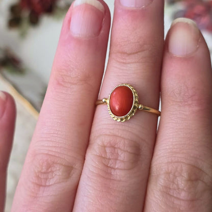 Vintage 14k gouden ring met bloedkoraal