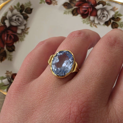 Vintage 14k gold ring with topaz
