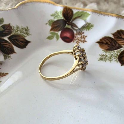 Vintage 14k gold ring with white quartz
