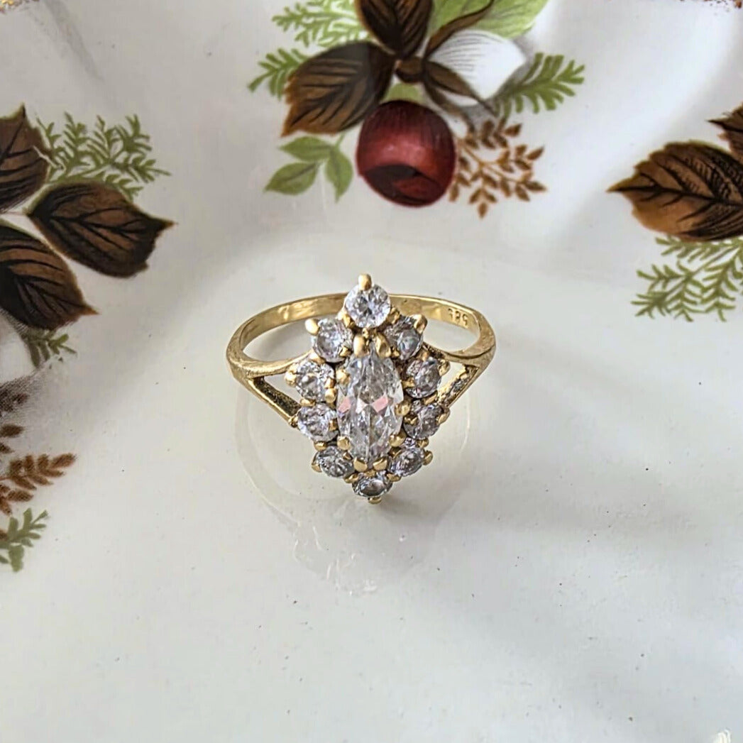 Vintage 14k gold ring with white quartz
