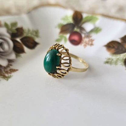Vintage 14k gold ring with malachite