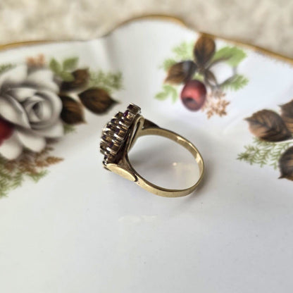 Vintage 14k gold ring with garnet cluster