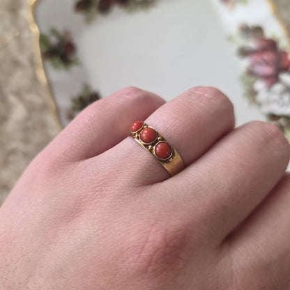 Vintage 14k gouden ring met bloedkoraal