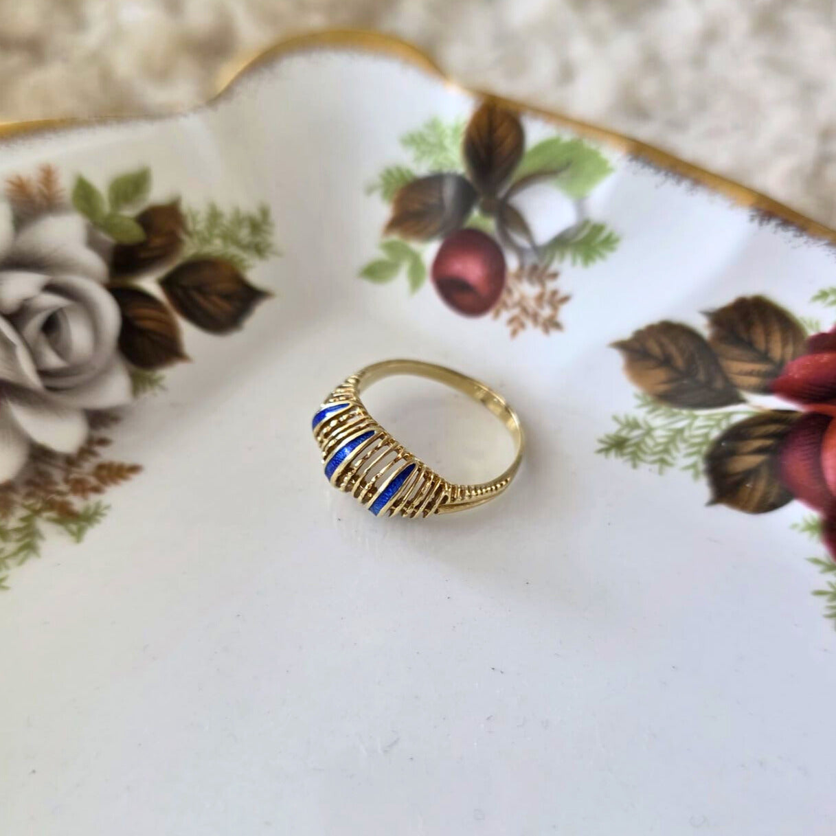 Vintage 14k gouden ring met blauwe emaille