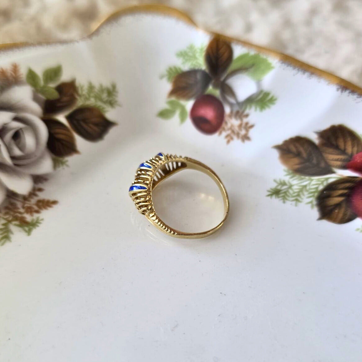 Vintage 14k gouden ring met blauwe emaille