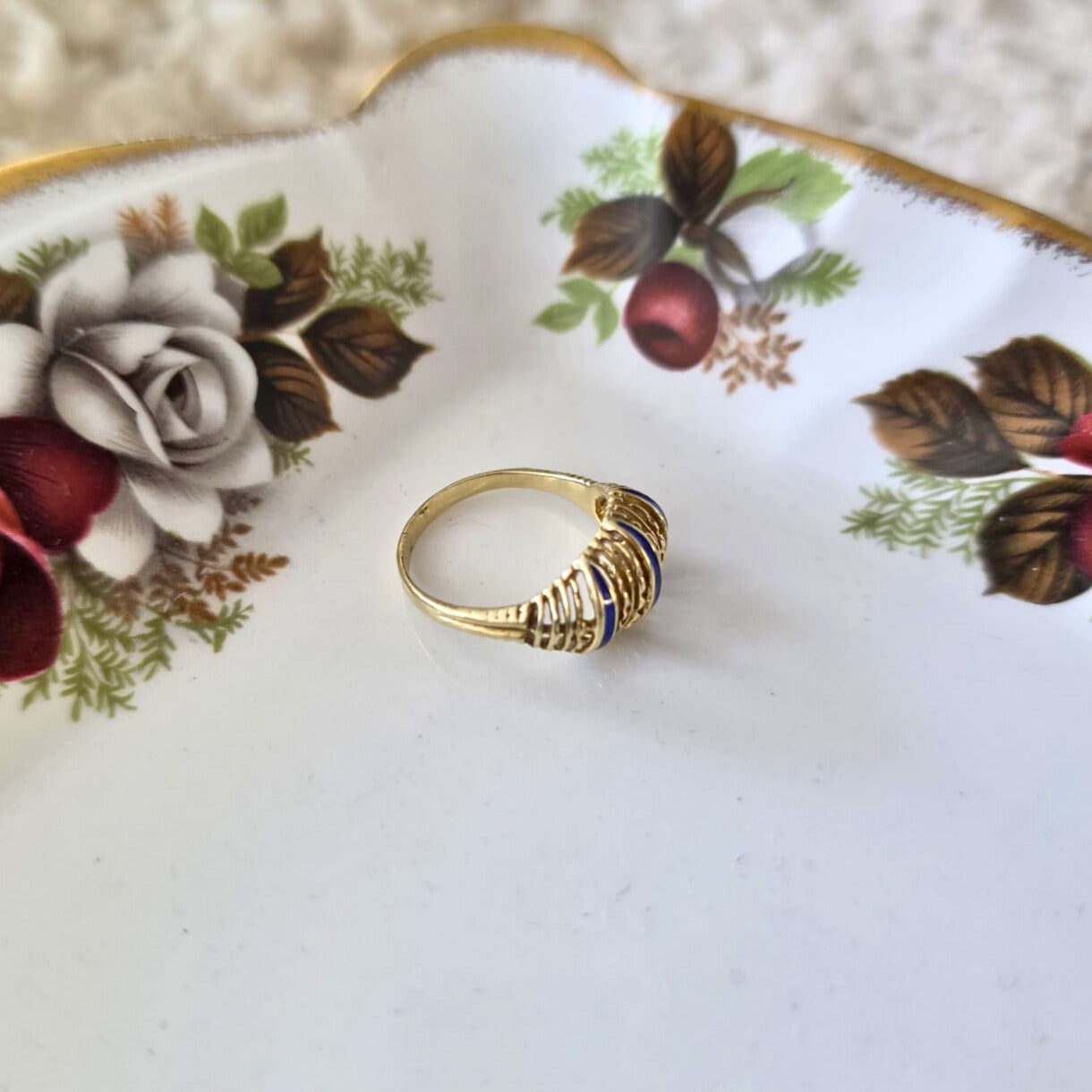 Vintage 14k gouden ring met blauwe emaille