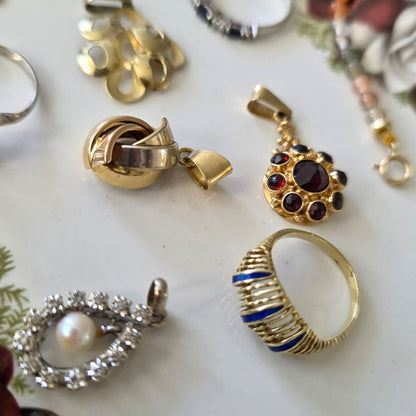Vintage 14k gouden hanger met granaat entourage