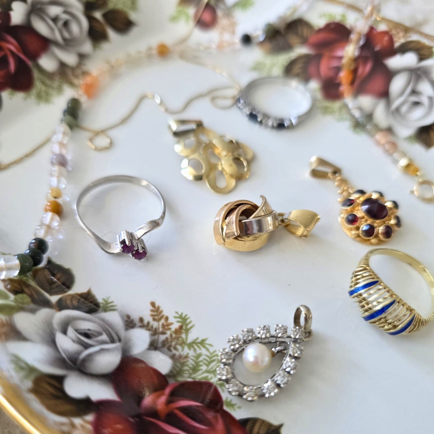 Vintage 14k gouden hanger met granaat entourage