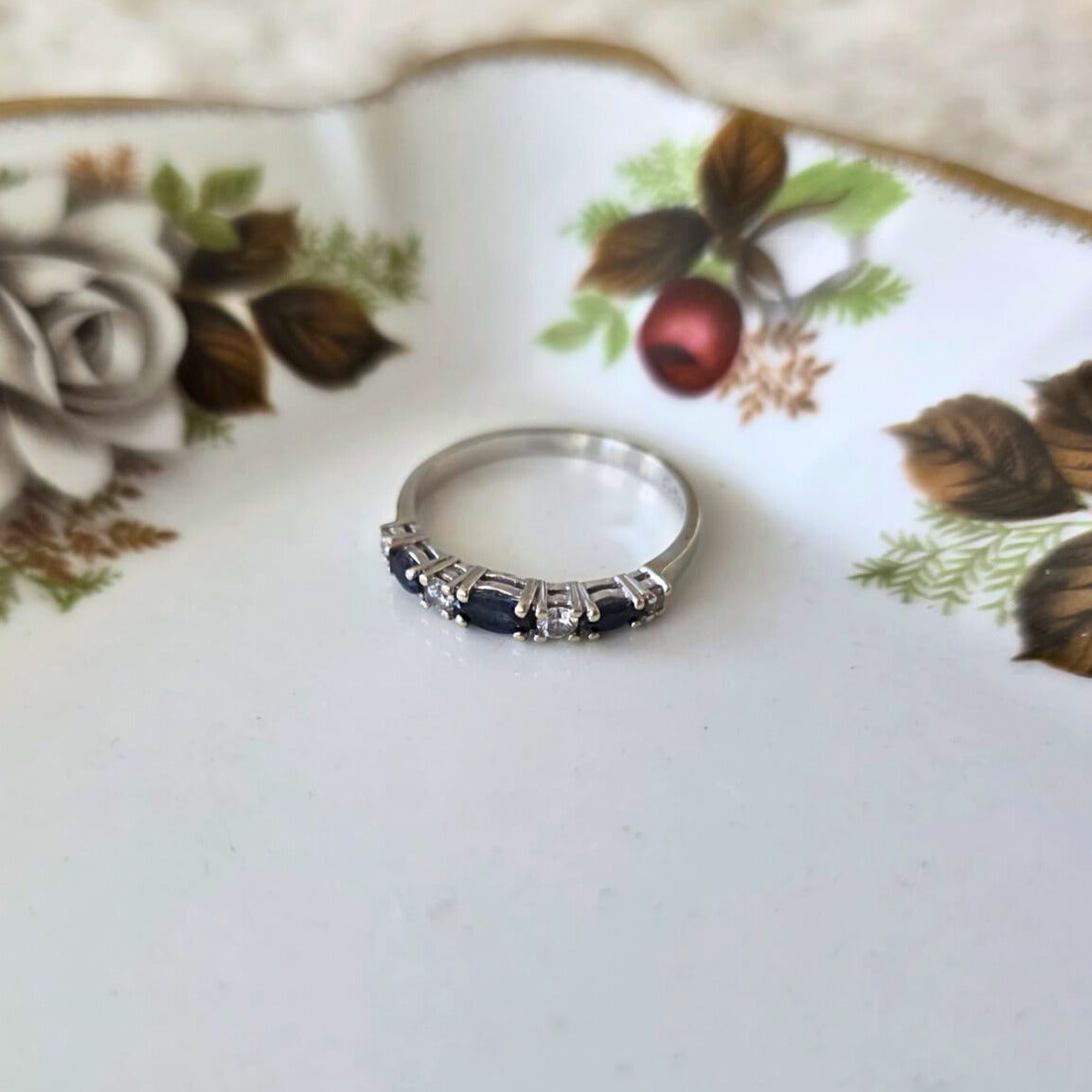Vintage 9k wit gouden ring met saffier en kwarts