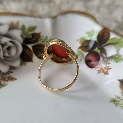 Vintage 14k gouden ring met bloedkoraal