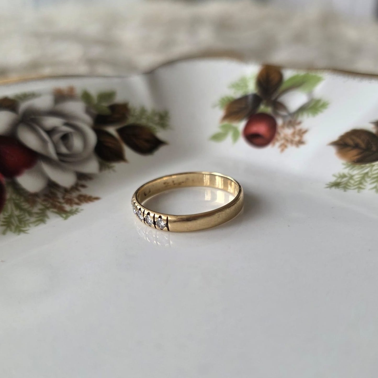 Vintage 14k gouden ring met 5 diamanten