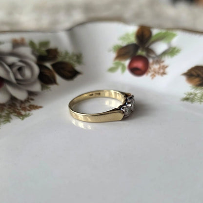 Vintage 14k gouden ring met 3 diamanten