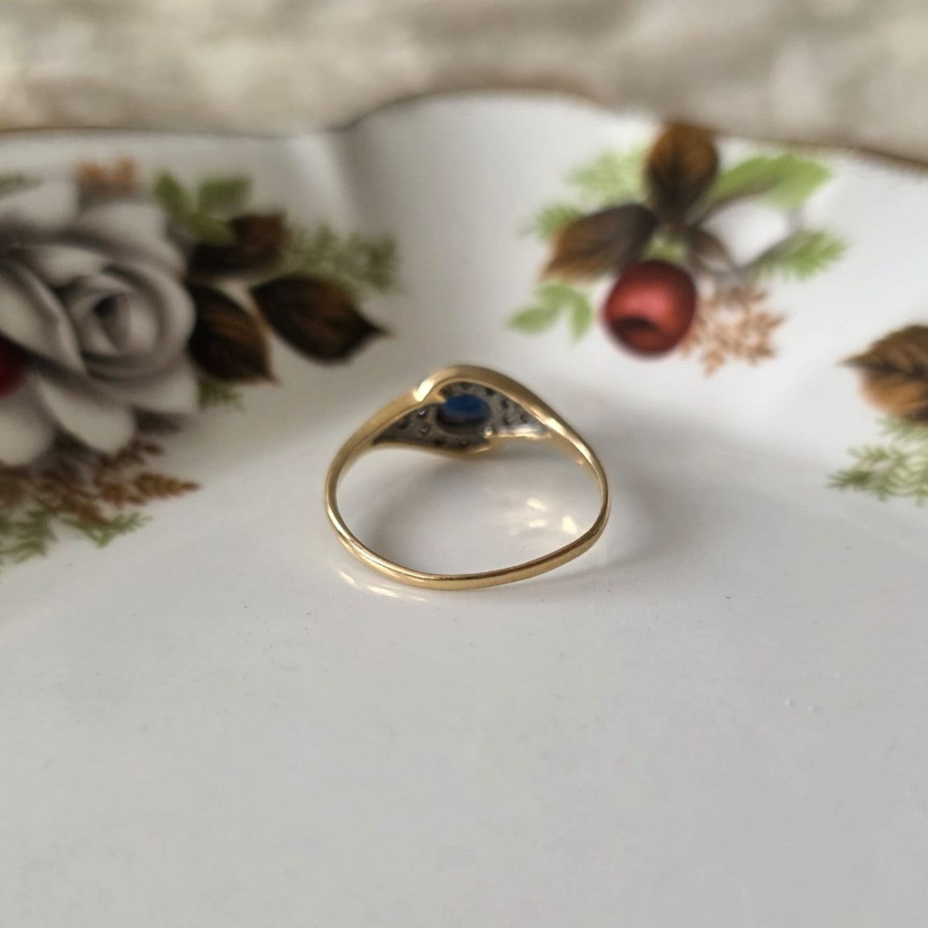 Vintage 14k gouden ring met saffier en diamanten