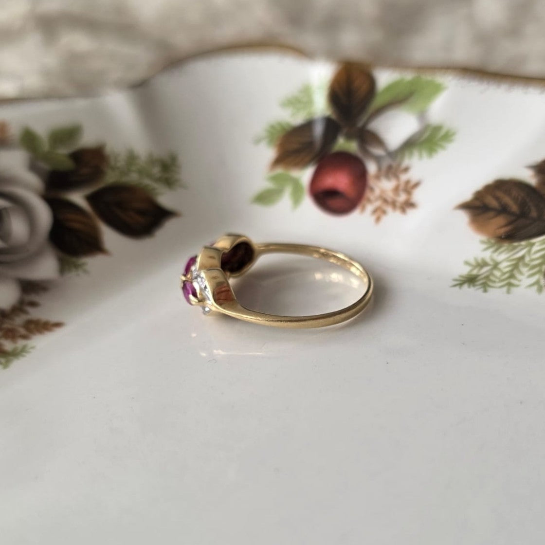 Vintage 14k gouden ring met robijnen en diamanten