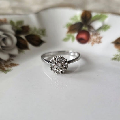 Vintage 14k wit gouden verlovingsring met 9 diamanten