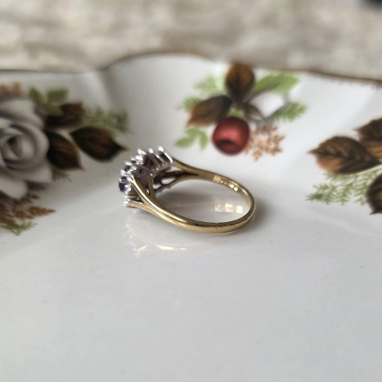 Vintage 9k gouden ring met paarse toermalijn en diamant