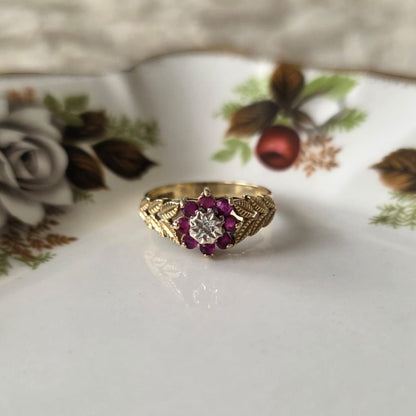 Vintage 8k gouden ring met robijn en diamant