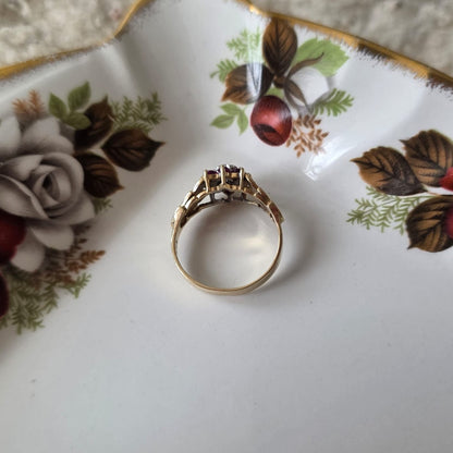 Vintage 8k gouden ring met robijn en diamant