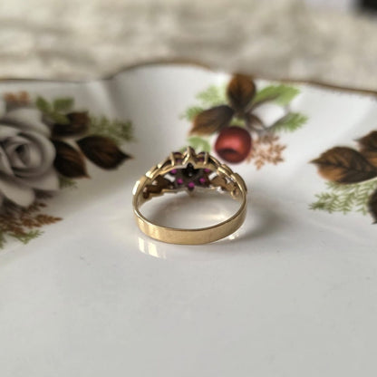 Vintage 8k gouden ring met robijn en diamant