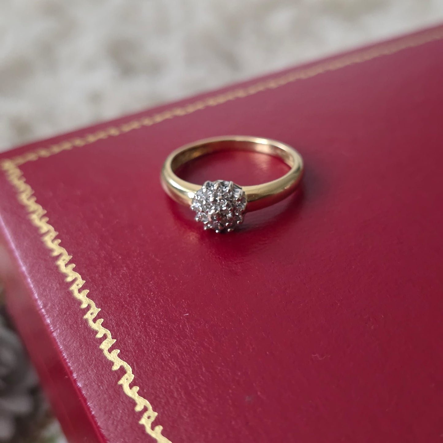 Vintage 18k gold ring with diamonds