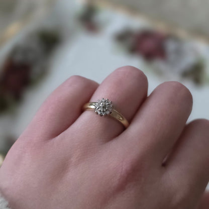 Vintage 18k gold ring with diamonds